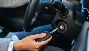Το λάθος που κάνουν πολλοί όταν βάζουν μπροστά το αυτοκίνητο το πρωί: Μπορεί να προκαλέσει φθορά στον κινητήρα
