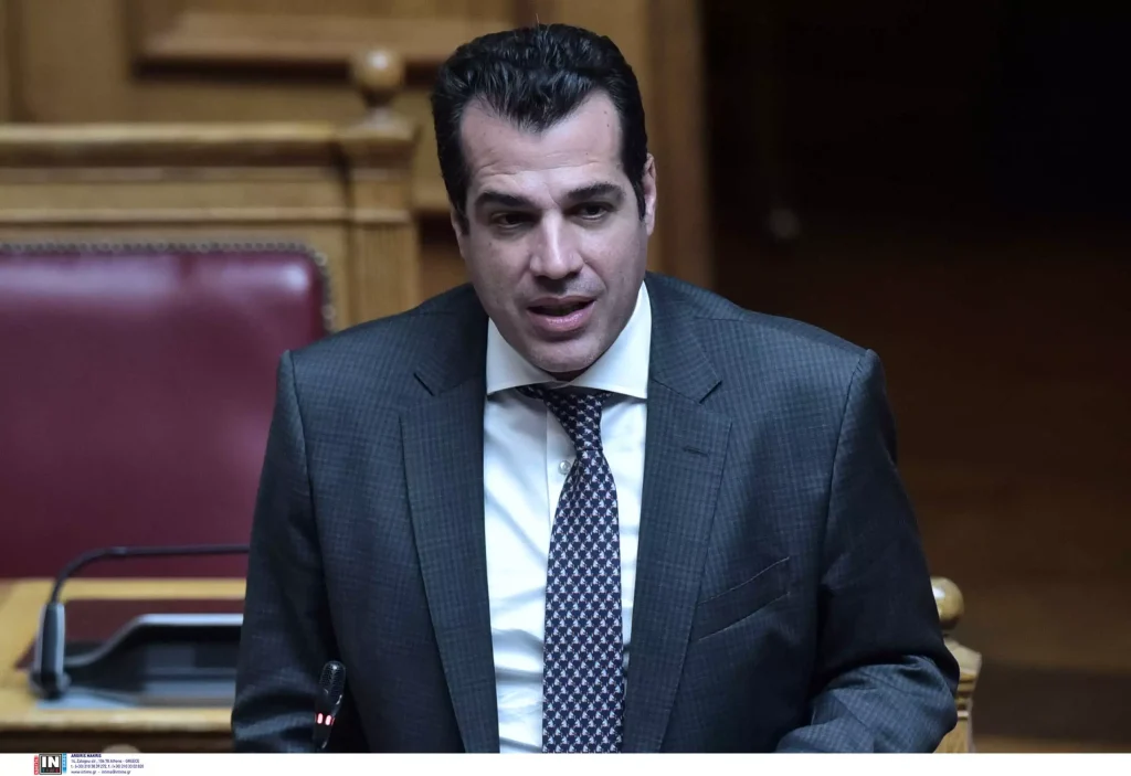 Στελέχη του υπουργείου Μετανάστευσης στην εκδήλωση της SolidarityNow μετά τις δηλώσεις Θ.Πλεύρη για τις ΜΚΟ