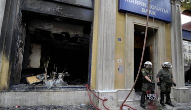 Υπόθεση Marfin: Δύο συλλήψεις για την εμπρηστική επίθεση στην τράπεζα με τους τρεις νεκρούς το 2010