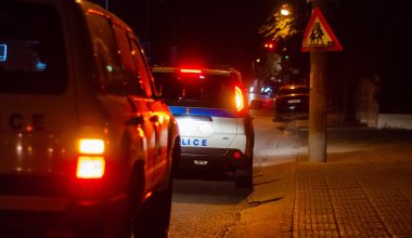 Προσωρινά στη φυλακή τα δύο άτομα που εισέβαλαν ένοπλα σε καντίνα στην Ηλεία και τα έκαναν «Γης Μαδιάμ»