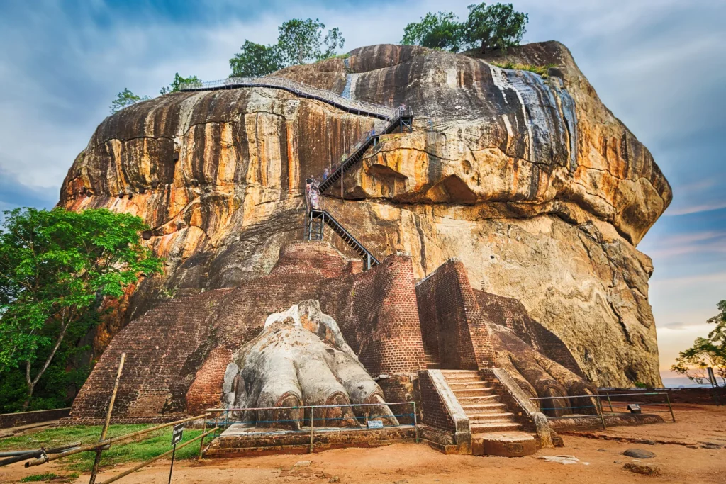Sigiriya: Η αρχαία πόλη που δεν θα έπρεπε να υπάρχει  – Χτίστηκε από πρωτόγονους ή από έναν «θεό-ερπετό»;