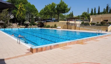 Ισπανία: 17 τραυματίες μετά την διαρροή τοξικών ουσιών σε πισίνα – Σε επιφυλακή η Λα Μπισμπάλ