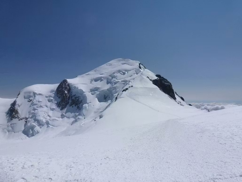 Βίντεο: Η στιγμή που βράχοι καταρρέουν στο Mont Blanc