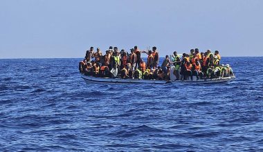Αμείωτη η έλευση παράνομων αλλοδαπών: Ακόμα 30 εντοπίστηκαν ανοικτά της Γαύδου – Στην πλειοψηφία τους άνδρες