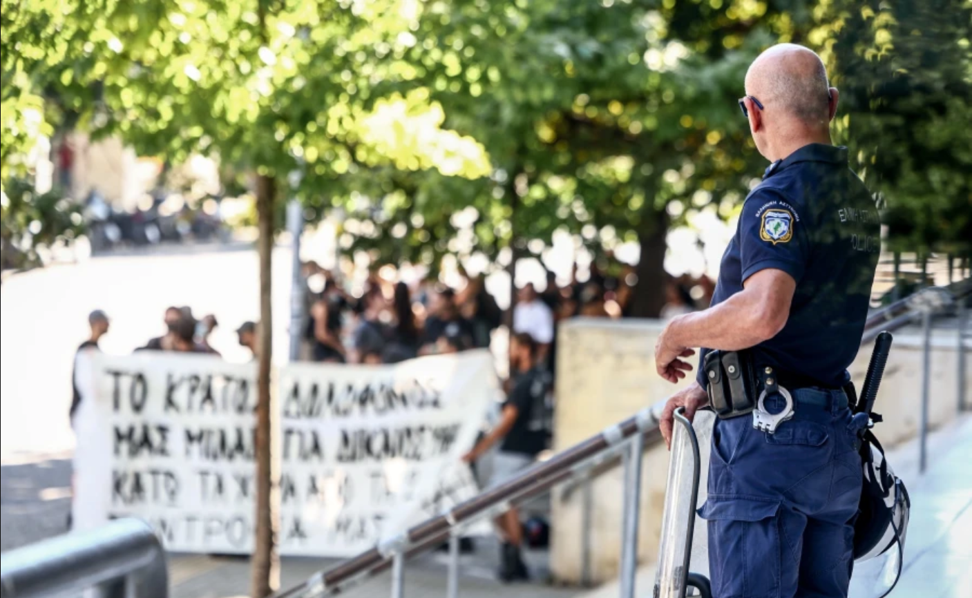 Στην Εισαγγελία υπό δρακόντεια μέτρα ασφαλείας πήγαν οι συλληφθέντες για την δολοφονία της Β.Νέστορα