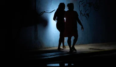 «Βυθίστηκε» στο σκοτάδι η Κούβα: Εθνικό μπλακ άουτ σε όλη την χώρα – Εκατοντάδες χιλιάδες σπίτια δίχως ρεύμα