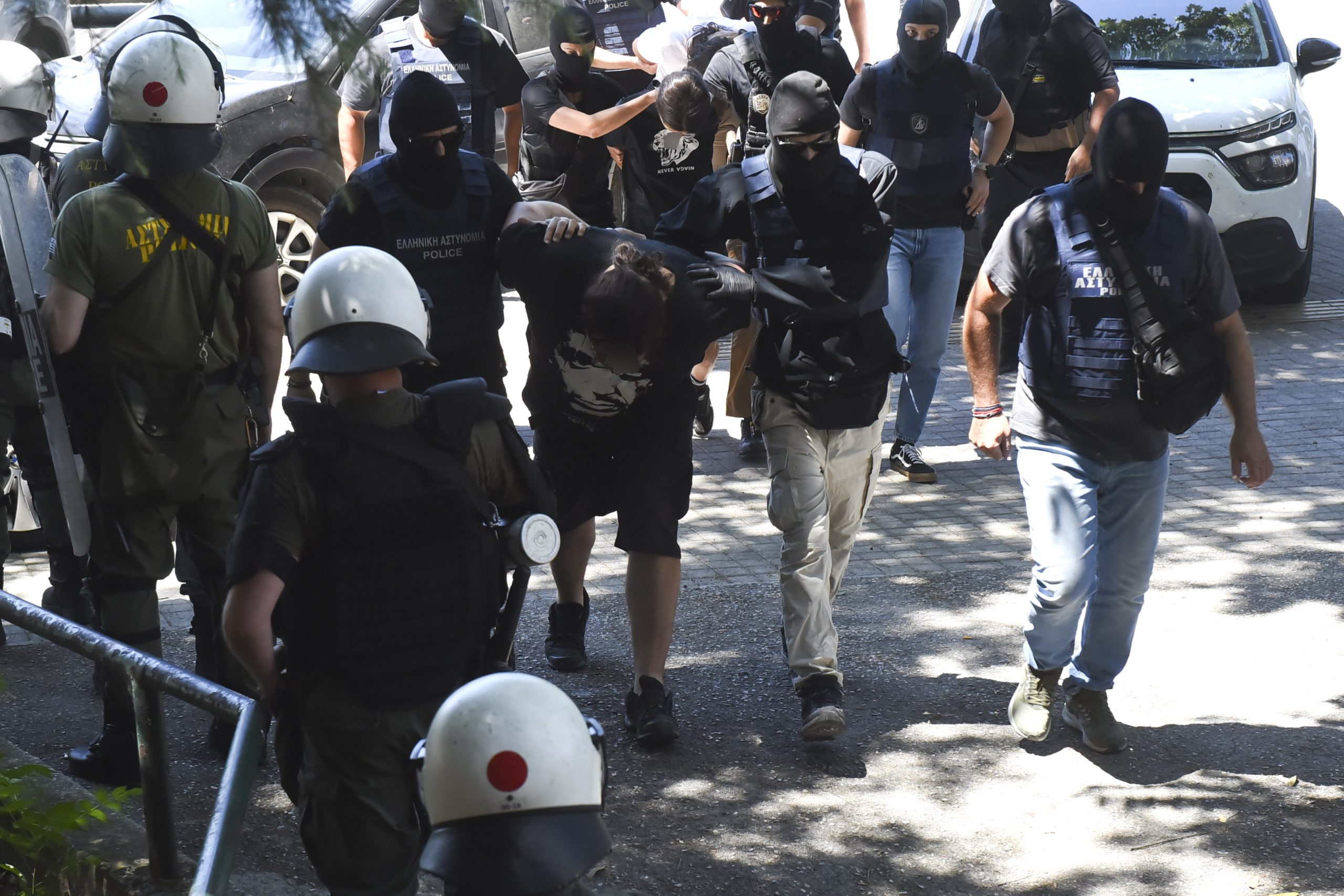 Ποινική δίωξη για ανθρωποκτονία από ενδεχόμενο δόλο στους τρεις συλληφθέντες για τον θάνατο της Β.Νέστορα