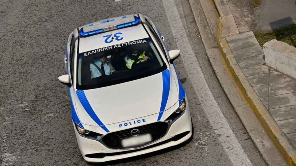 Έσπασε και πυρπόλησε το αυτοκίνητο της γυναίκας του αδελφού του