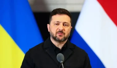 «Επίθεση» Β.Ζελένσκι στους Ευρωπαίους: «Δεν μας στέλνετε γρήγορα όπλα – Θα κινηθώ διπλωματικά»