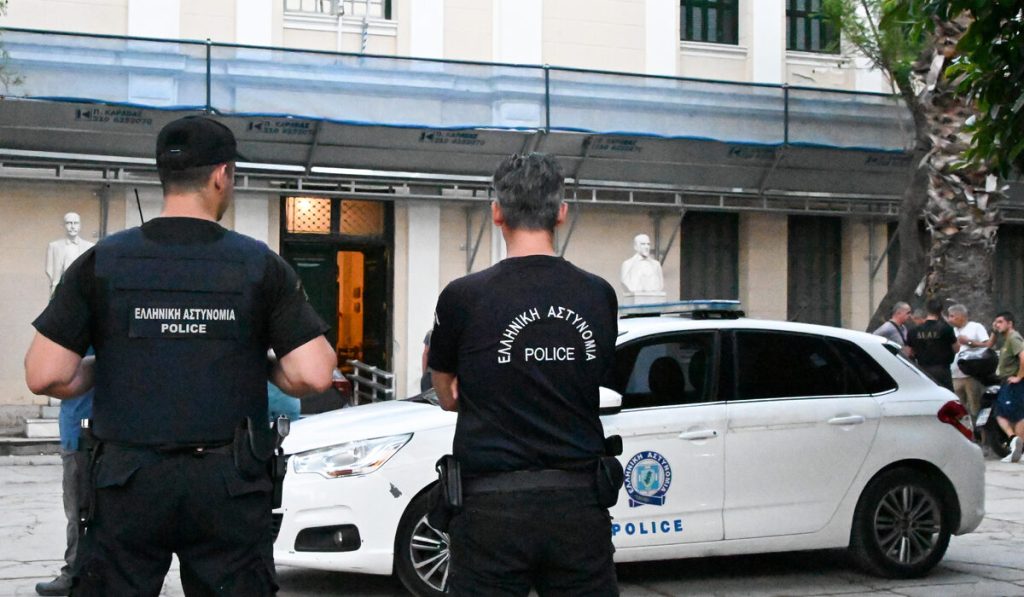 Πολλά ερωτήματα για τον φόνο του 20χρονου στο Άργος: 5 σφαίρες  στο κεφάλι επειδή δεν σταμάτησε για έλεγχο;