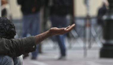 ΟΟΣΑ: Η Ελλάδα έχει το χαμηλότερο ποσοστό αποταμίευσης νοικοκυριών στην Ευρώπη – Στο -9,3%!
