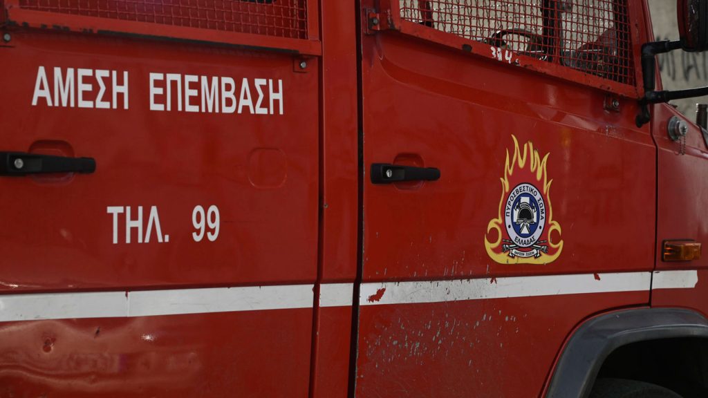 Πάτρα: Επιχείρηση απεγκλωβισμού παιδιού δύο ετών που κλειδώθηκε μέσα σε ΙΧ