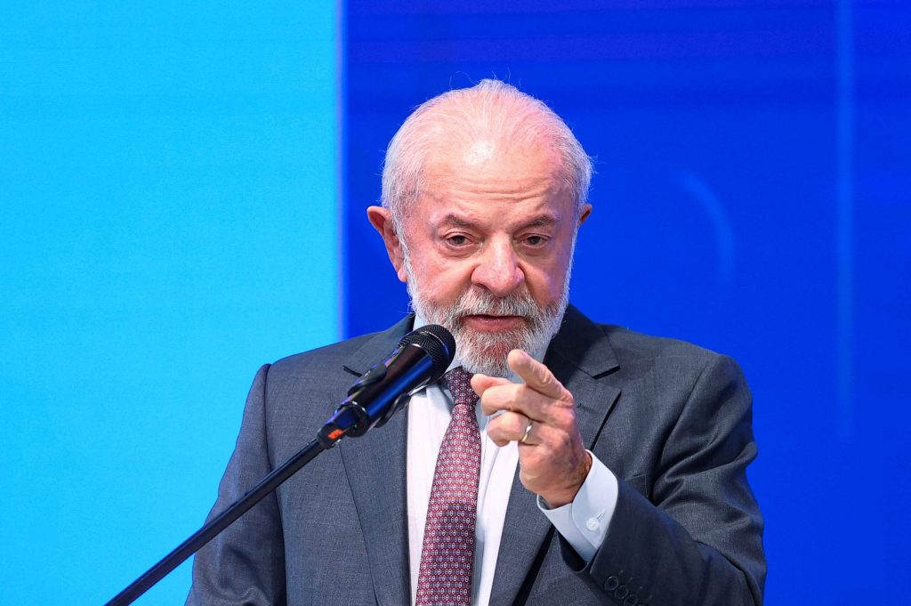 Λούλα ντα Σίλβα: «Αν οι ΗΠΑ επιβάλουν τέλος για τα Στενά του Σουέζ θα μετατραπούν σε πειρατές»