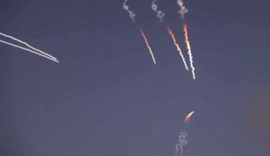 Νέο σφυροκόπημα των ΗΠΑ στο Ιράν για τρίτη συνεχόμενη νύχτα – Ν.Τραμπ: «Στο τέλος θα ελέγχουμε τα πάντα»