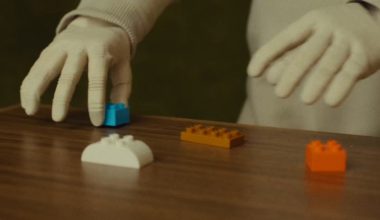 Από το Lego μέχρι το ποτήρι κρασιού: Το νέο ρομπότ που χειρίζεται αντικείμενα σαν άνθρωπος (βίντεο)