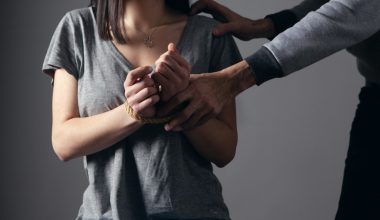 Τρόμος για 28χρονη στο Ηράκλειο: Ο 65χρονος σύντροφός της την χτύπησε σε live μετάδοση στο TikTok