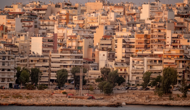 «Έρχονται» μεγάλες αλλαγές στα ακίνητα: Τι θα ισχύει για διαμερίσματα, πολυκατοικίες και ταράτσες