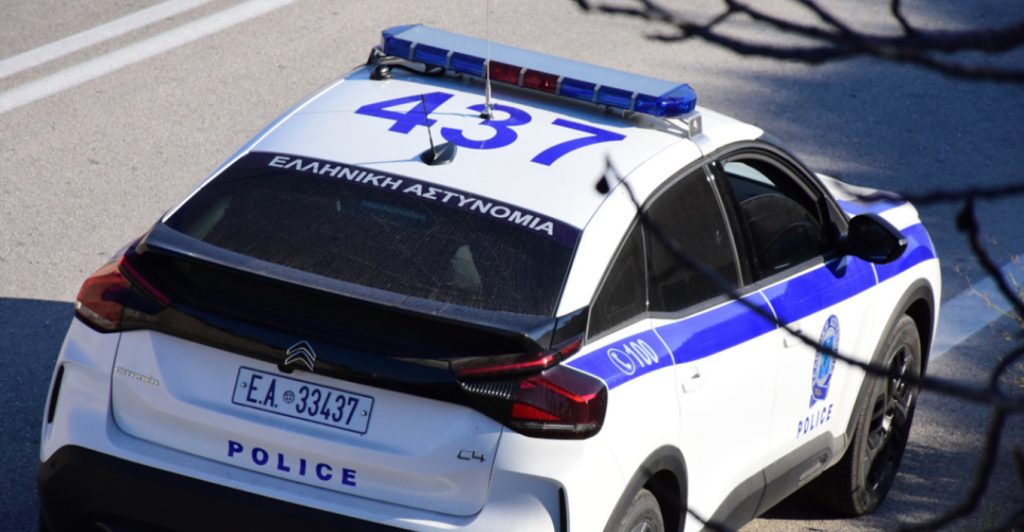 Για την αρπαγή 16.000 ευρώ από ηλικιωμένο συνελήφθησαν οι 3 επιτήδειοι στην Πάτρα έπειτα από αστυνομική καταδίωξη