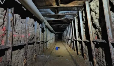 Στα άδυτα των καρτέλ: Στο εδώλιο ο «βαρώνος» με τα εξελιγμένα υπόγεια τούνελ στα σύνορα ΗΠΑ – Μεξικού
