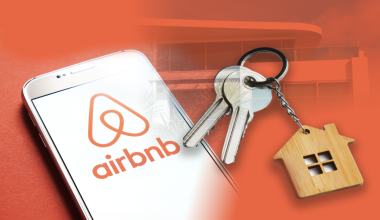 Δικαστική απόφαση «μπλοκάρει» τα Airbnb: Πότε οι πολυκατοικίες μπορούν να απαγορεύσουν τις βραχυχρόνιες μισθώσεις