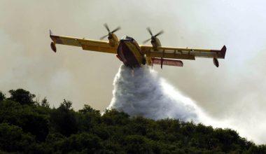Φωτιά στη Σουρωτή Θεσσαλονίκης – Μήνυμα από το 112 για εκκένωση προς τα Βασιλικά