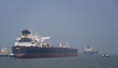 Δραματική μείωση της εμπορικής ναυσιπλοΐας στα Στενά του Ορμούζ: Λιγότερα από δώδεκα πλοία σε 24 ώρες