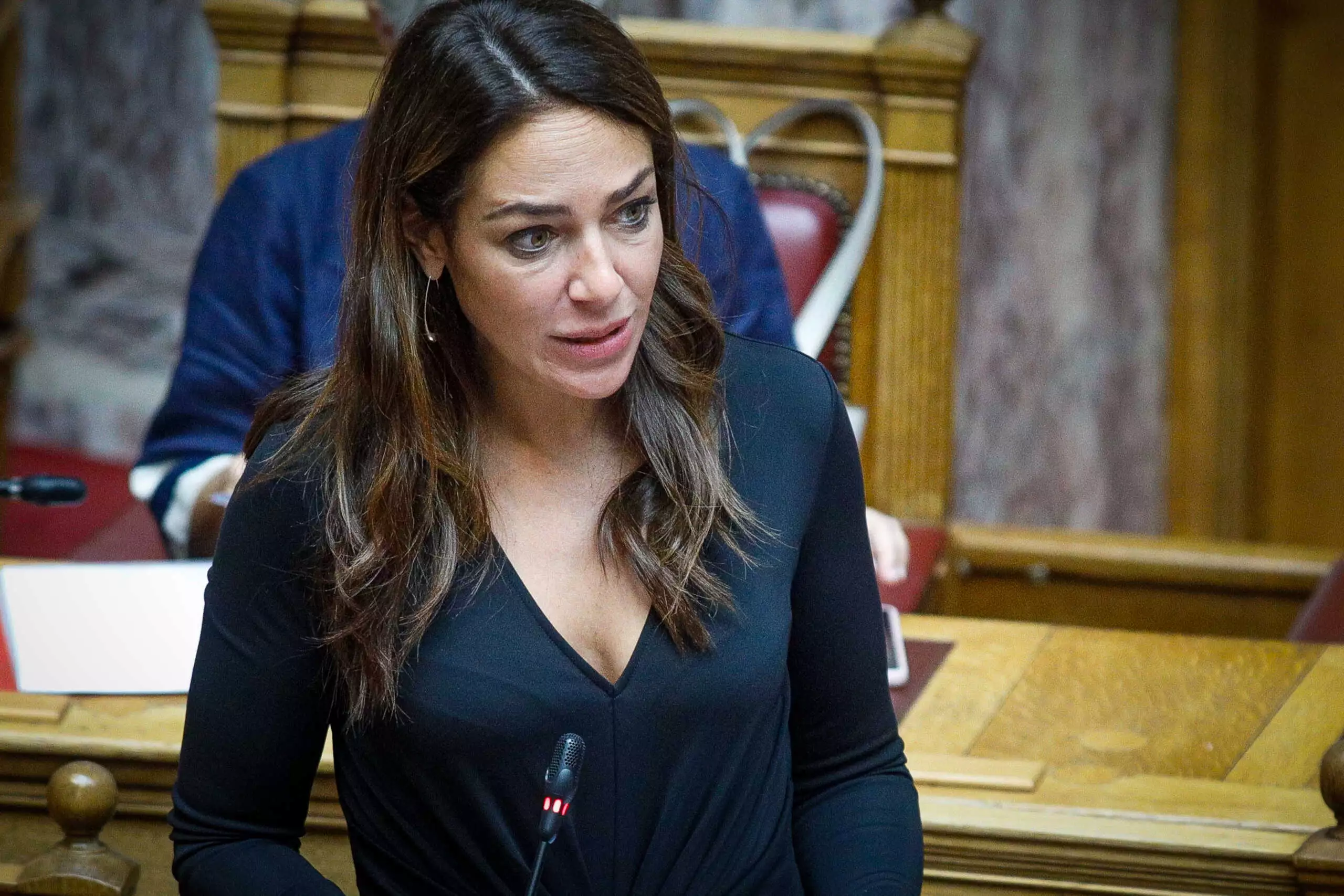 Η ερώτηση της Δόμνας Μιχαηλίδου σε δημοσιογράφους: «Εσείς δεν φοβάστε τον Αλέξη Τσίπρα;» (βίντεο)