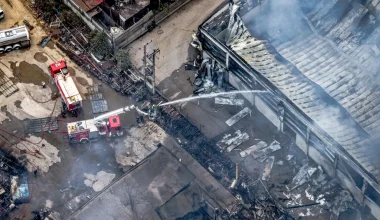 Ασπρόπυργος: Ελεύθεροι με περιοριστικούς όρους οι δύο συλληφθέντες για την μεγάλη φωτιά και την έκρηξη