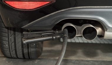 Πρόστιμο έως 350 ευρώ για όσους οδηγούς δεν έχουν Κάρτα Καυσαερίων – Κάθε πότε χρειάζεται ανανέωση