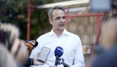 Κ.Μητσοτάκης από βόρεια Εύβοια: «Εκλογές την άνοιξη του 2027» αλλά κανείς δεν τον πιστεύει