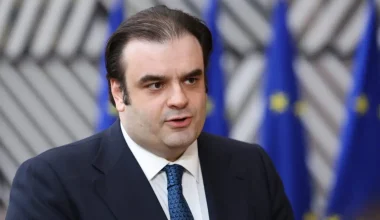 Ο Κ.Πιερρακάκης ζητά τα εθνικά έσοδα από το φάσμα συχνοτήτων να διοχετευτούν στα ταμεία της ΕΕ