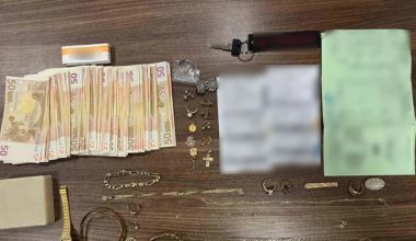 Χειροπέδες σε 16χρονο μέλος κυκλώματος με τηλεφωνικές απάτες στη Χίο – Πώς τον εντόπισαν οι αστυνομικοί