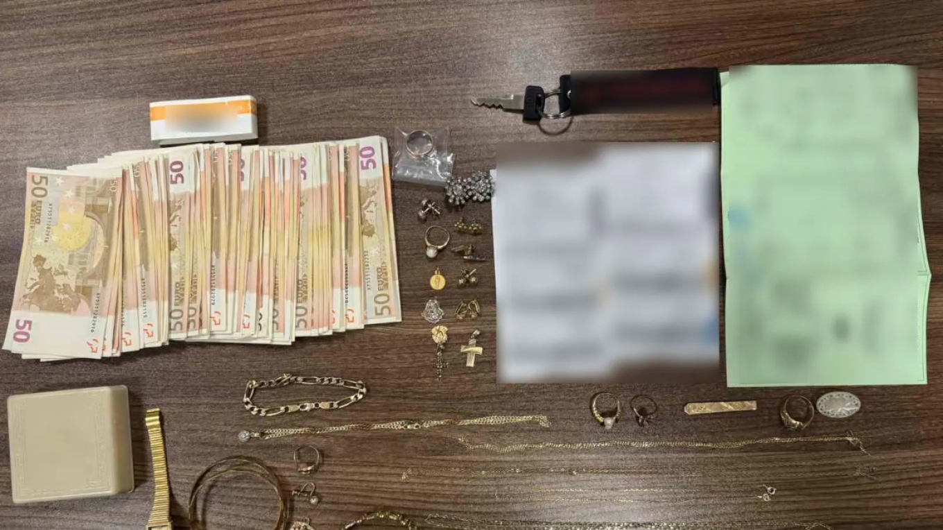 Χειροπέδες σε 16χρονο μέλος κυκλώματος με τηλεφωνικές απάτες στη Χίο – Πώς τον εντόπισαν οι αστυνομικοί