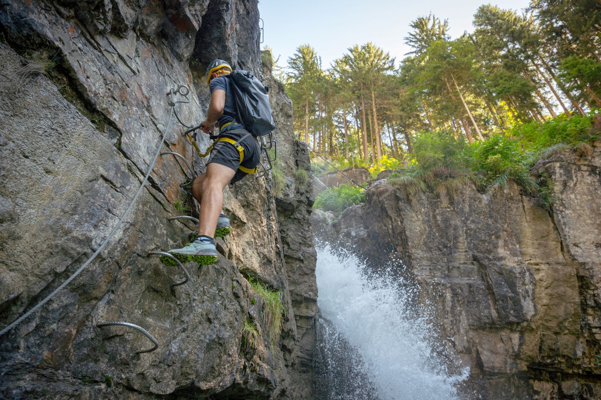 Via ferrata: Η αναρρίχηση στα βουνά που μπορούν να δοκιμάσουν ακόμα και οι αρχάριοι