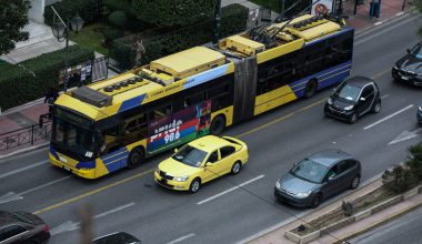 Σε ισχύ το θερινό πρόγραμμα λειτουργίας στα ΜΜΜ: Τι αλλάζει σε Μετρό, λεωφορεία και Τραμ