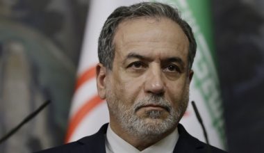 Α.Αραγτσί για αμερικανικά χτυπήματα: «Πλήττετε ζωτικής σημασίας υποδομές – Κάνετε εγκλήματα»