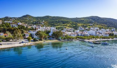 Καλοκαιρινή απόδραση χωρίς πλοίο: 3 προορισμοί κοντά στην Αθήνα που αξίζει να ανακαλύψετε