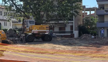 Κοζάνη: Βρέθηκαν οστά και βυζαντινά ευρήματα κατά την ανακατασκευή πλατείας