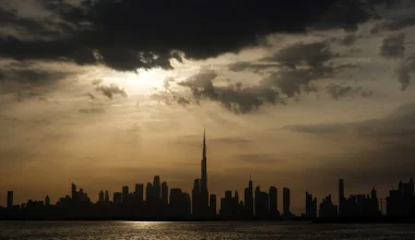 Reuters: Ισχυρές εκρήξεις στο κέντρο του Ντουμπάι – Διαψεύδουν οι τοπικές αρχές