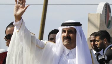Τι είχε «προβλέψει» ο πρώην εμίρης του Κατάρ το 2007 για μια αμερικανική επίθεση στο Ιράν (βίντεο)