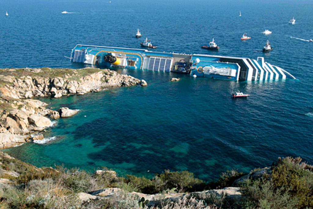 Costa Concordia: Ο μοιραίος «ναυτικός χαιρετισμός» που οδήγησε στην τραγωδία