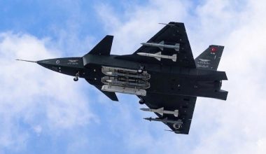 Το τουρκικό Kizilelma έπληξε ναυτικό στόχο στα 120 χλμ. με τον βαλλιστικό πύραυλο JET-230!