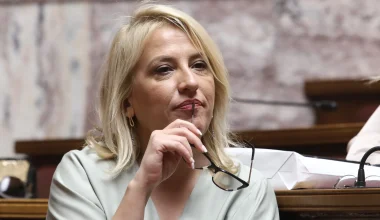 Μόνη υποψήφια η Ρένα Δούρου για την ηγεσία του ΣΥΡΙΖΑ και υποστηρίζει ότι η κατάσταση είναι… ανατρέψιμη