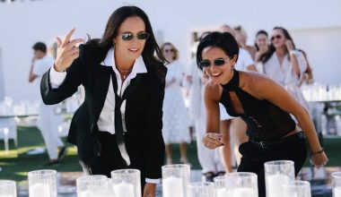 Γάμος στην Αθήνα για την τενίστρια Ν.Κασάτκινα – Παντρεύτηκε τη σύντροφό της σε μια παραθαλάσσια τελετή (φώτο)