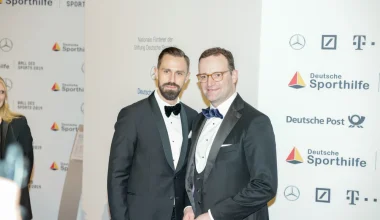 Οργή στην Γερμανία για τον ομοφυλόφιλο αρχηγό της Κ.Ο. των CDU/CSU που απέκτησε παιδί με παρένθετη μητέρα στις ΗΠΑ!