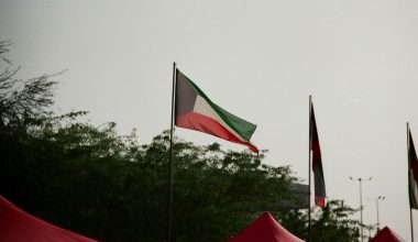 Κουβέιτ: Καταγγέλλει ότι το Ιράν πραγματοποιεί επιθέσεις σε κρίσιμες υποδομές