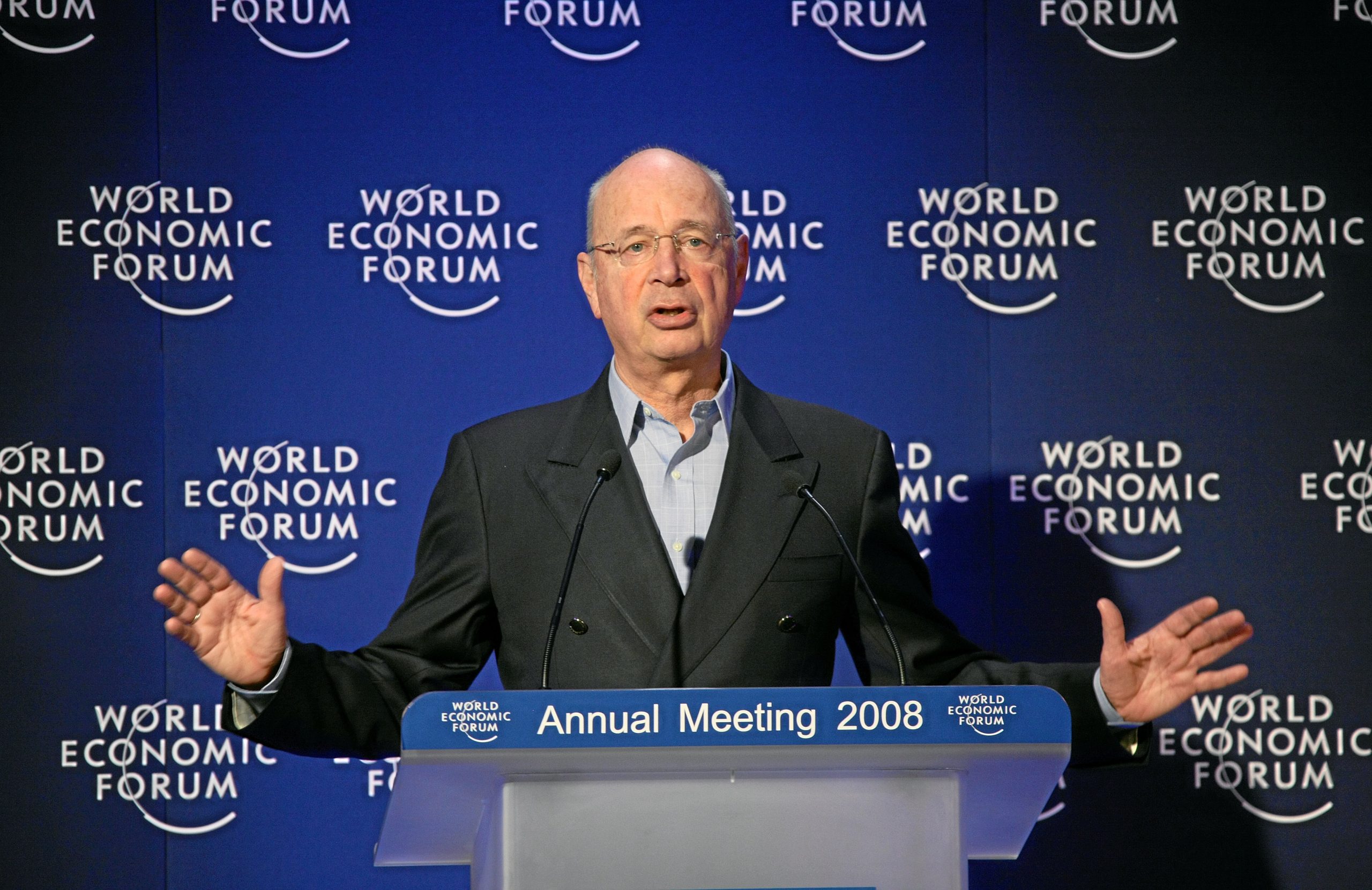 Κλάους Σβαμπ: Ο ιδρυτής του WEF παραδέχονταν ότι ήλεγχε πολιτικούς, ΜΜΕ, ΜΚΟ και οικονομικούς παράγοντες (βίντεο)