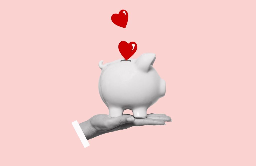 «Penny dating»: Η νέα τοξική τάση στις σχέσεις – Όταν κάποιος σου δίνει αρχικά τα πάντα και μετά μόνο… ψίχουλα