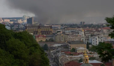 Άδειασε από άνδρες η Οδησσός – Μόνο γυναίκες περπατούν στους δρόμους της πόλης (βίντεο)