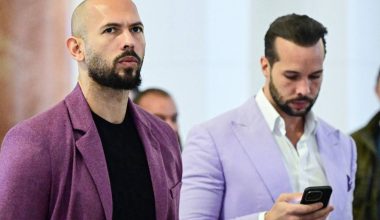 Χειροπέδες στους αδελφούς Tate στο Μαϊάμι – Αντιμέτωποι με 59 νέες κατηγορίες για σεξουαλικά αδικήματα